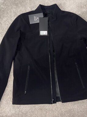 LULULEMON MENS "CROSS CHIILL "JACKET -SIZE MEDIUM/ BRAND NEW